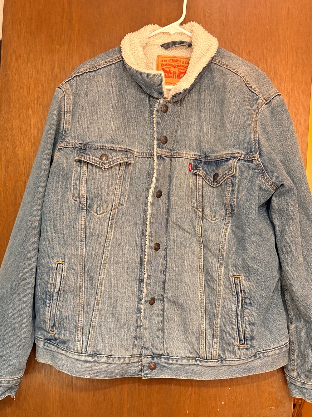 Levi's Men's Light Blue Sherpa-Lined Denim Trucker Jacket